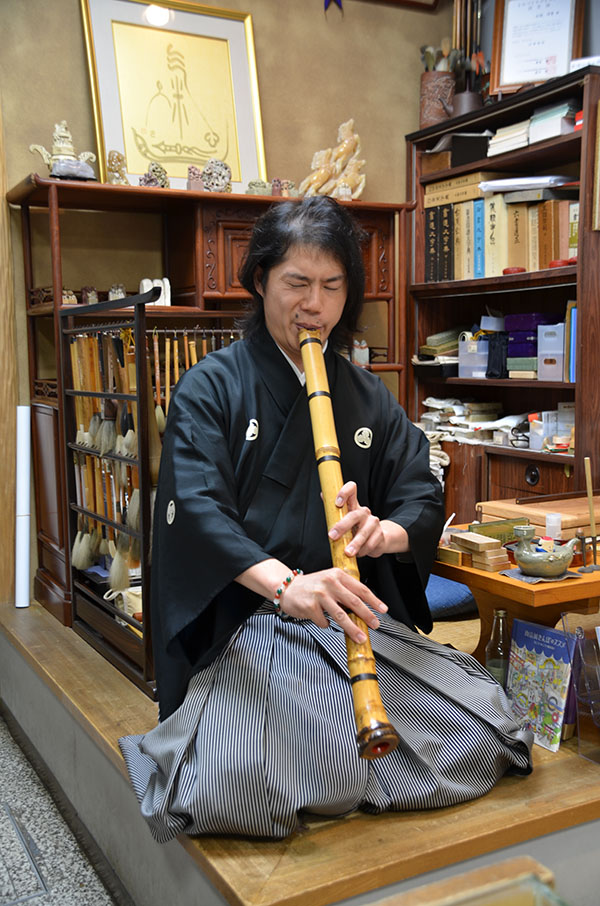 まちに響け 尺八の音大門市で和楽器と共演する若き演奏家 大山貴善さん