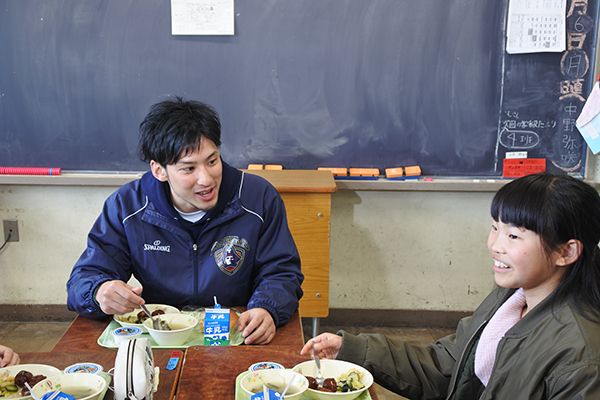 0210　３面ビーコル給食